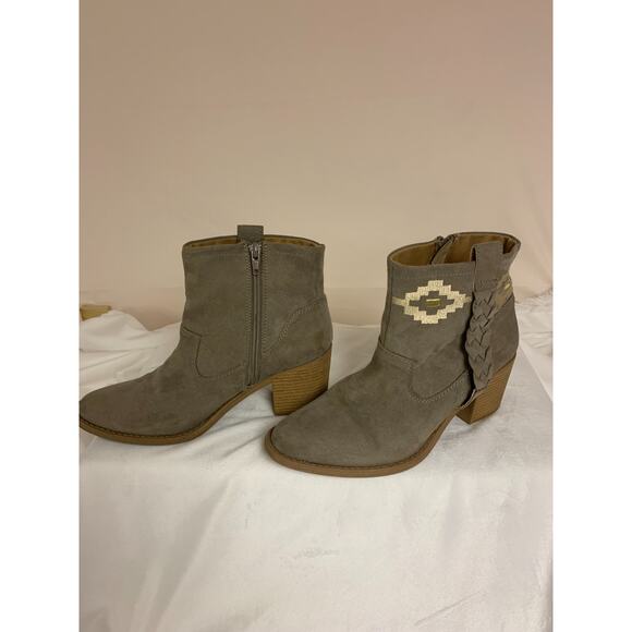 Qupid Ankle Boots Aztec Print Faux Suede Western Cowgirl Womens Size 8 - Picture 2 of 9